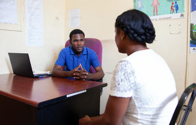 Edrish Justilien is a psychologist at the UNFPA-supported Petite Place Cazeau Hospital in Haiti’s capital Port-au-Prince. © UNFP