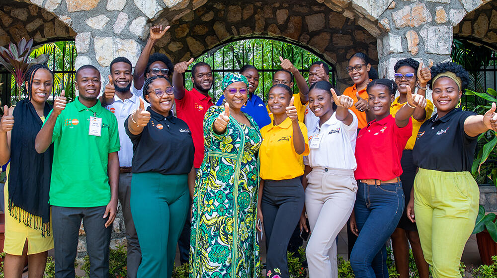 Les stagiaires accompagnés de la Représentante adjointe de l’UNFPA en Haïti, Dr Zalha Assoumana.